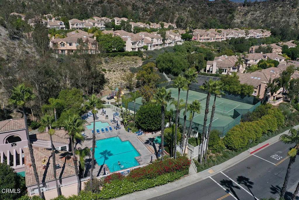 925 Calle Del Pacifico, Glendale, California 91208 home-pic-30